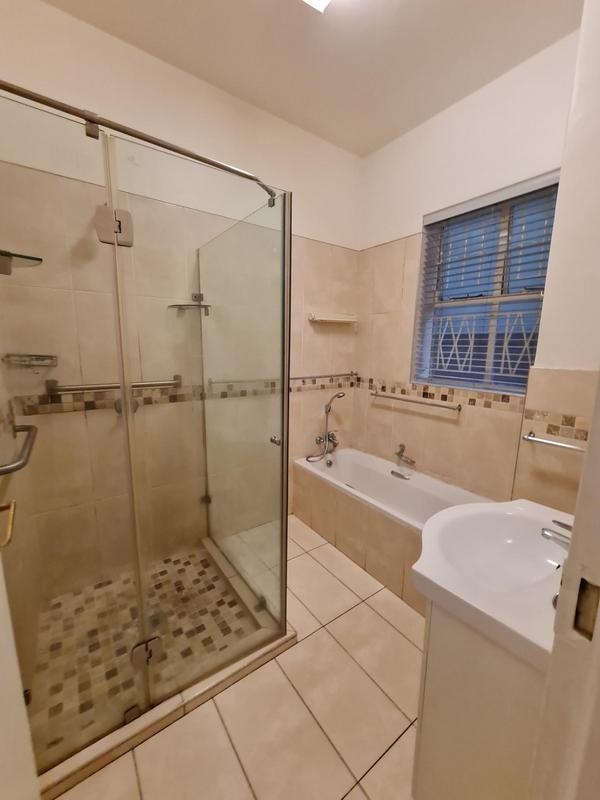 To Let 2 Bedroom Property for Rent in Rosebank Gauteng