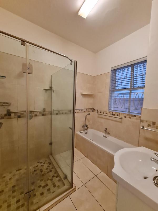 To Let 2 Bedroom Property for Rent in Rosebank Gauteng