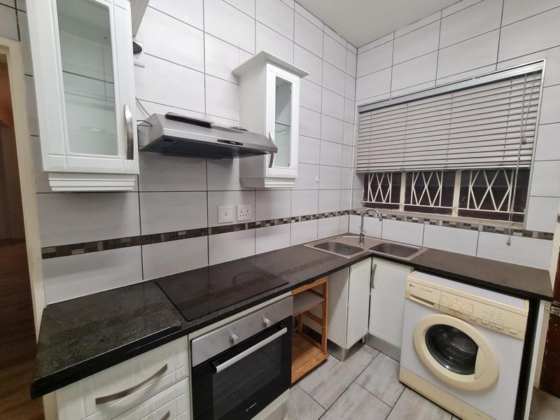 To Let 2 Bedroom Property for Rent in Rosebank Gauteng