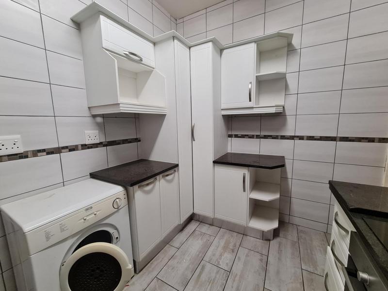 To Let 2 Bedroom Property for Rent in Rosebank Gauteng