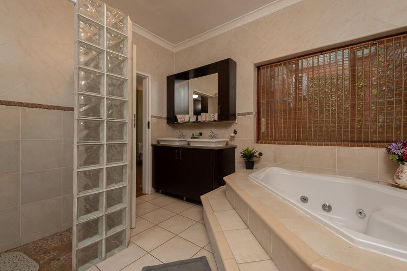 4 Bedroom Property for Sale in Brackenhurst Gauteng