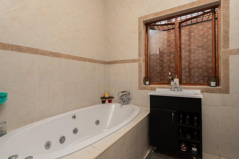 4 Bedroom Property for Sale in Brackenhurst Gauteng