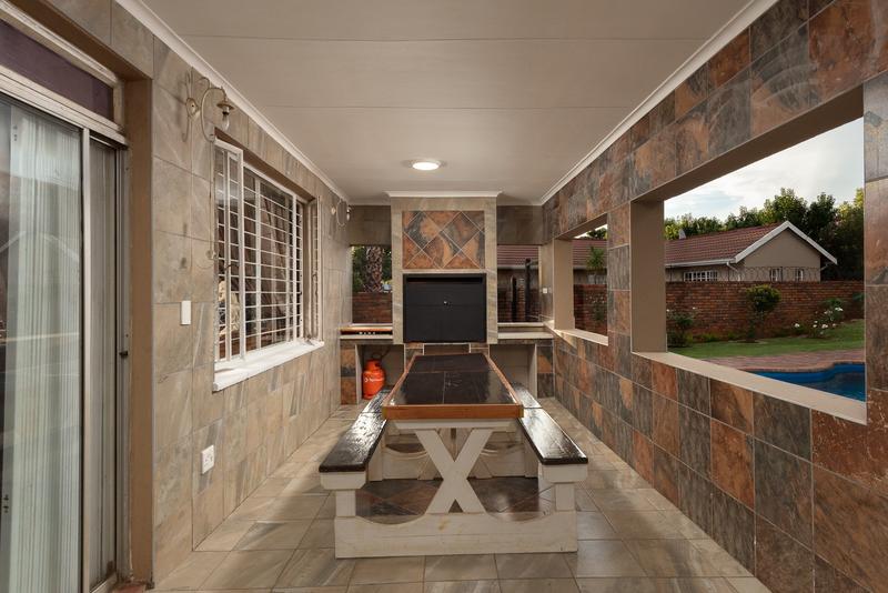 4 Bedroom Property for Sale in Brackenhurst Gauteng