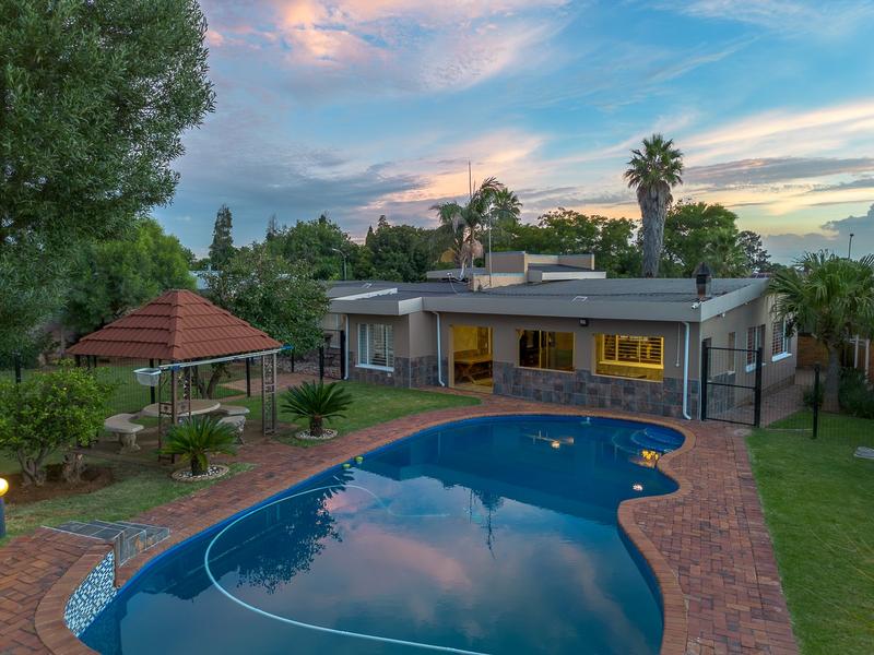 4 Bedroom Property for Sale in Brackenhurst Gauteng