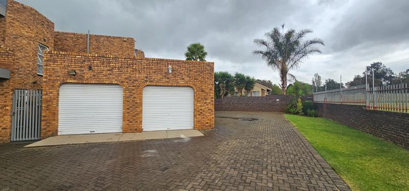 3 Bedroom Property for Sale in Petersfield Gauteng