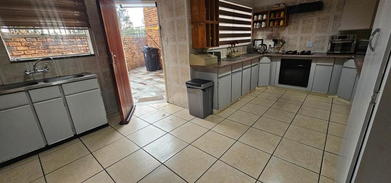 3 Bedroom Property for Sale in Petersfield Gauteng