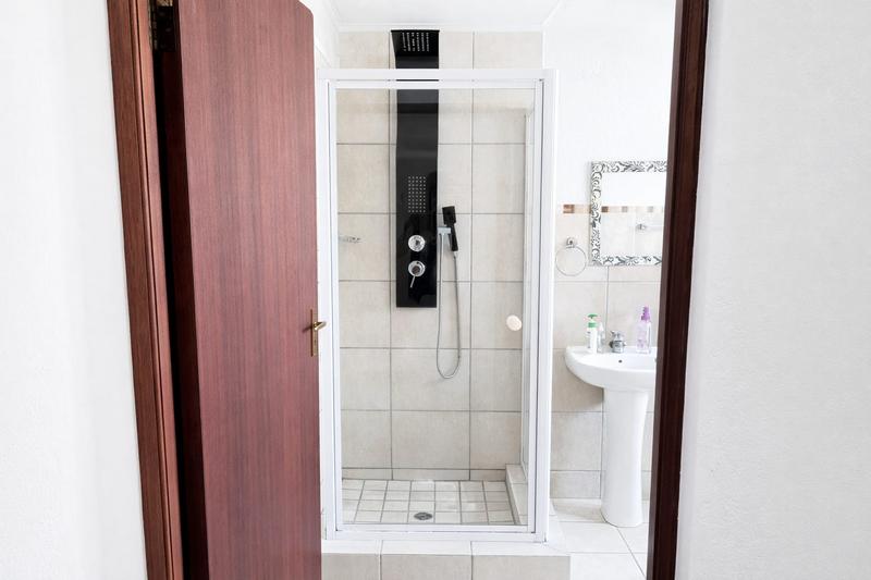 3 Bedroom Property for Sale in Noordwyk Gauteng