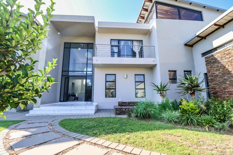 To Let 5 Bedroom Property for Rent in Copperleaf Estate Gauteng