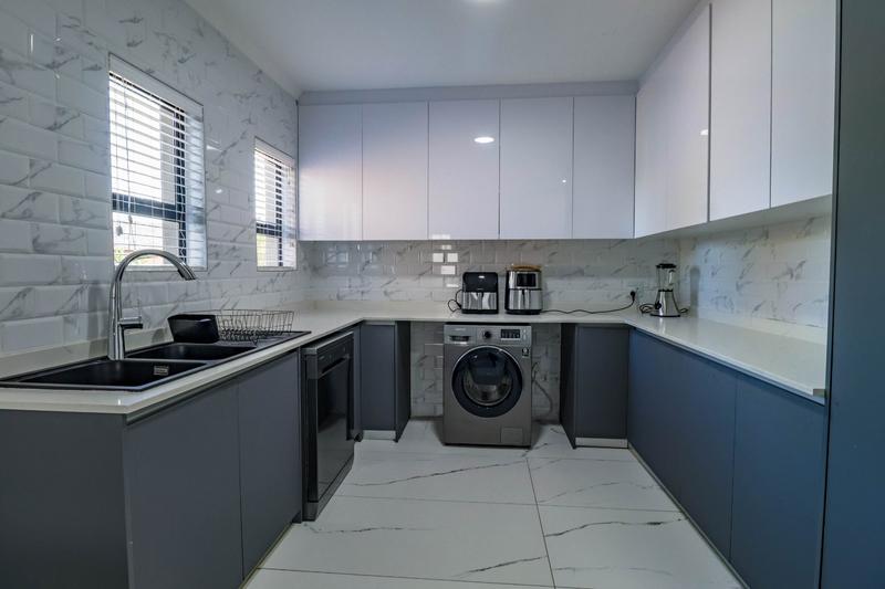 To Let 5 Bedroom Property for Rent in Copperleaf Estate Gauteng