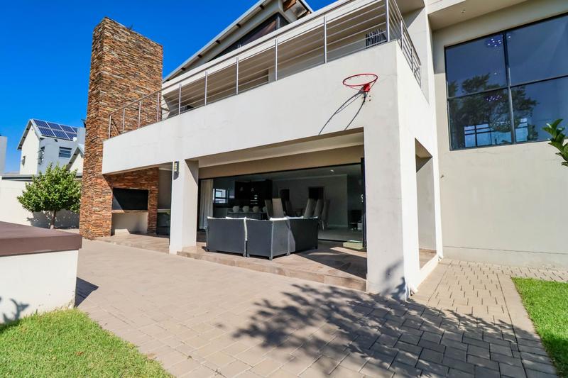To Let 5 Bedroom Property for Rent in Copperleaf Estate Gauteng
