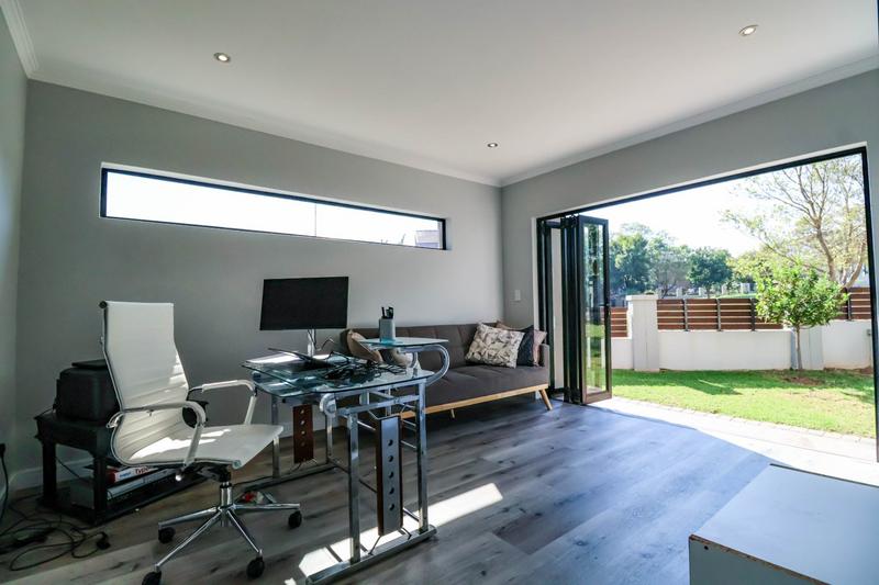 To Let 5 Bedroom Property for Rent in Copperleaf Estate Gauteng