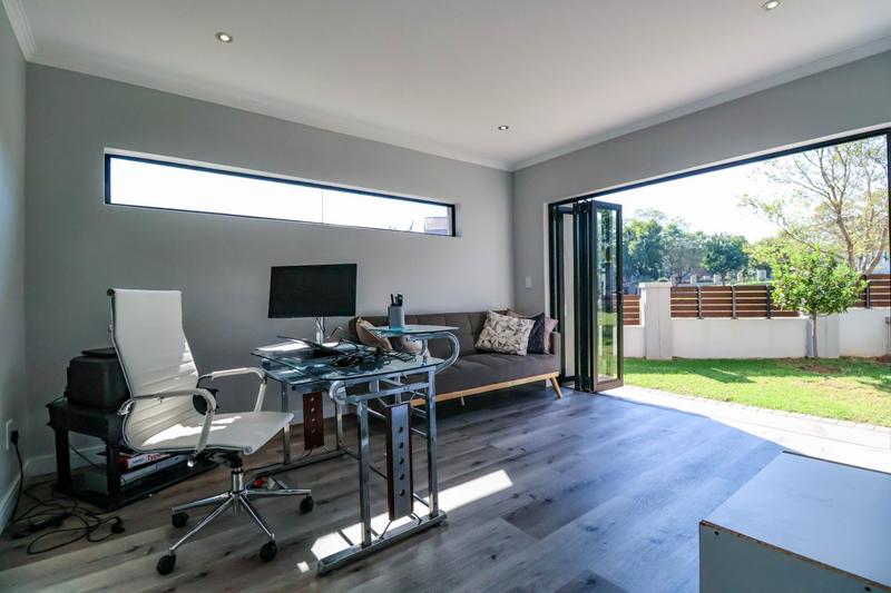 To Let 5 Bedroom Property for Rent in Copperleaf Estate Gauteng