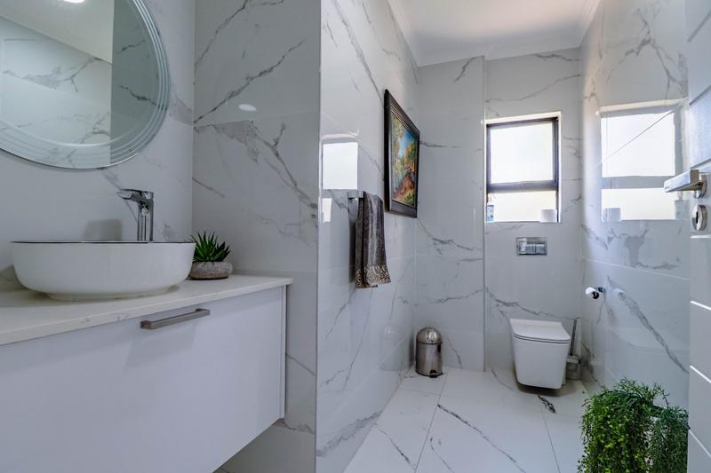 To Let 5 Bedroom Property for Rent in Copperleaf Estate Gauteng