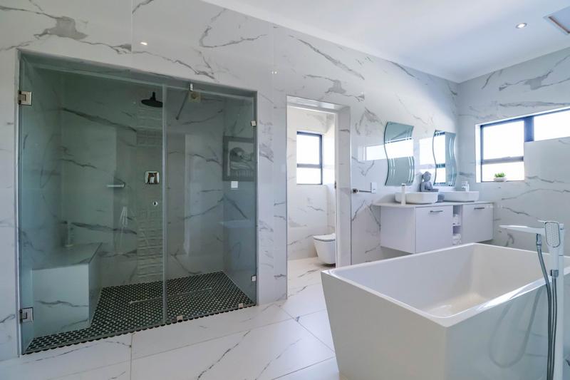 To Let 5 Bedroom Property for Rent in Copperleaf Estate Gauteng