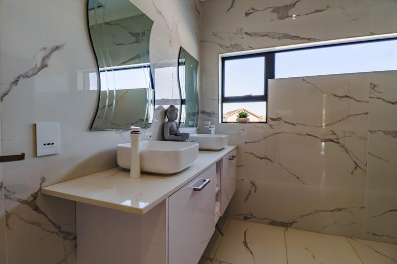 To Let 5 Bedroom Property for Rent in Copperleaf Estate Gauteng