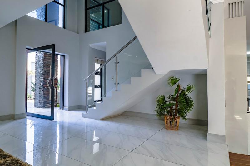 5 Bedroom Property for Sale in Copperleaf Estate Gauteng