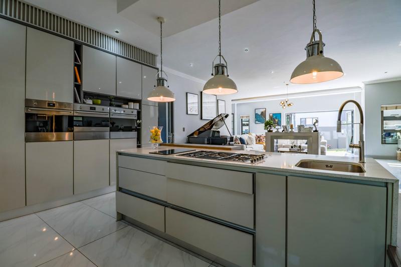 5 Bedroom Property for Sale in Copperleaf Estate Gauteng