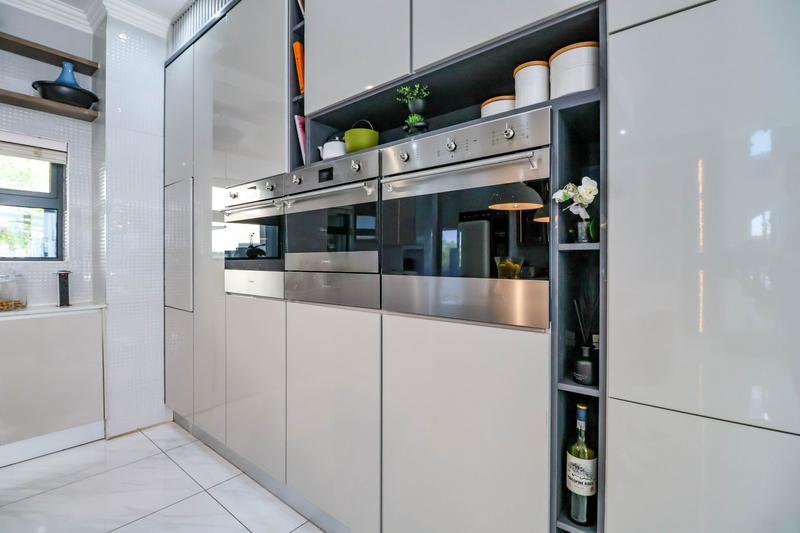 5 Bedroom Property for Sale in Copperleaf Estate Gauteng