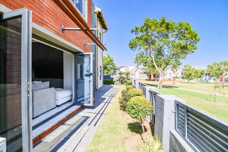 5 Bedroom Property for Sale in Copperleaf Estate Gauteng