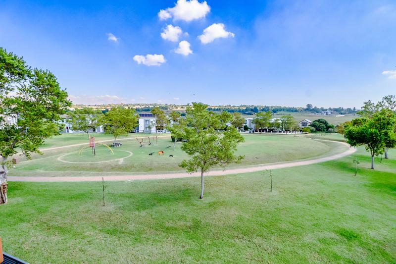 5 Bedroom Property for Sale in Copperleaf Estate Gauteng