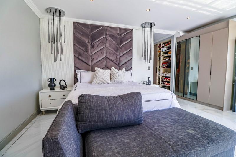 5 Bedroom Property for Sale in Copperleaf Estate Gauteng