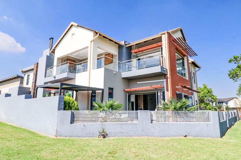 5 Bedroom Property for Sale in Copperleaf Estate Gauteng