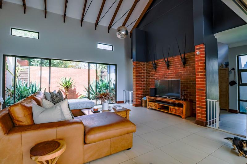 4 Bedroom Property for Sale in Copperleaf Estate Gauteng