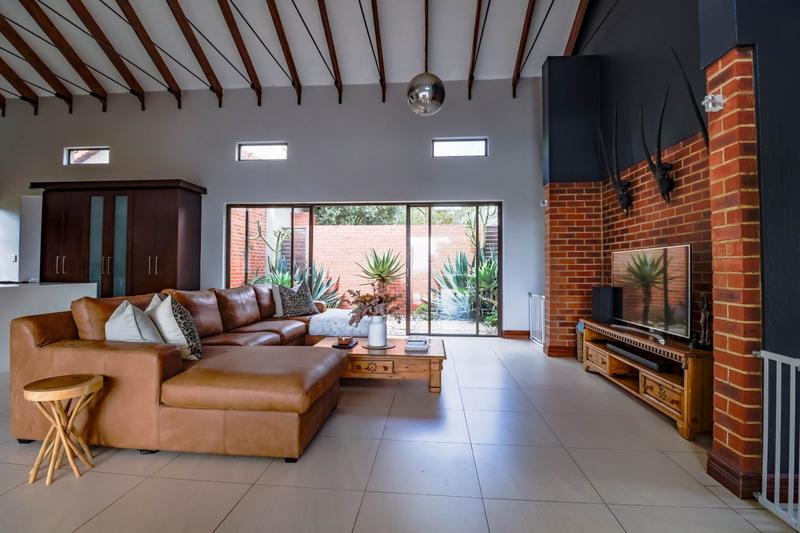 4 Bedroom Property for Sale in Copperleaf Estate Gauteng