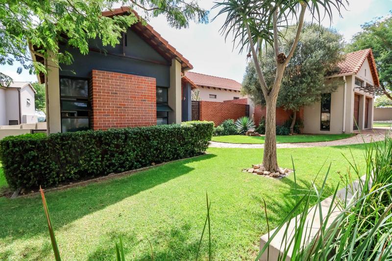 4 Bedroom Property for Sale in Copperleaf Estate Gauteng