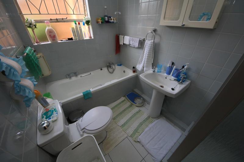 To Let 2 Bedroom Property for Rent in Buccleuch Gauteng