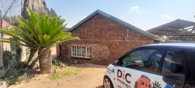 4 Bedroom Property for Sale in Rooihuiskraal Gauteng