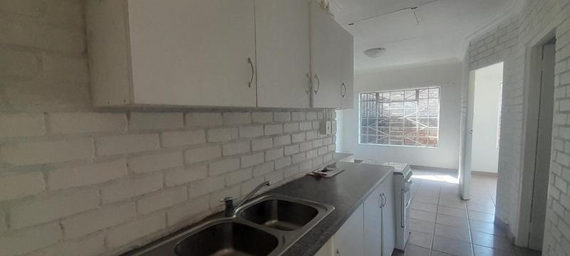 4 Bedroom Property for Sale in Rooihuiskraal Gauteng