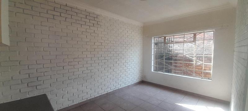 4 Bedroom Property for Sale in Rooihuiskraal Gauteng
