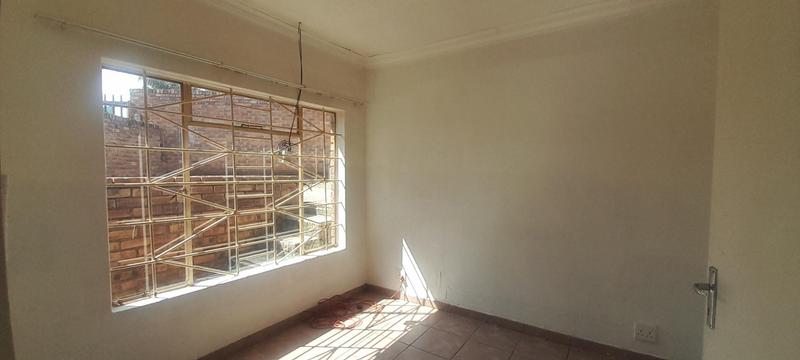 4 Bedroom Property for Sale in Rooihuiskraal Gauteng
