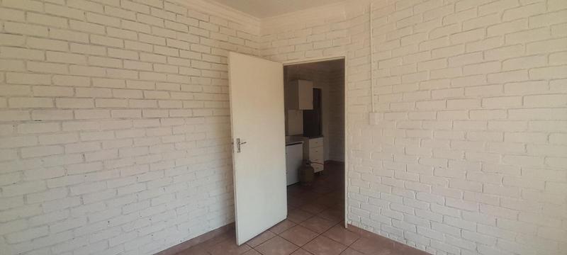 4 Bedroom Property for Sale in Rooihuiskraal Gauteng