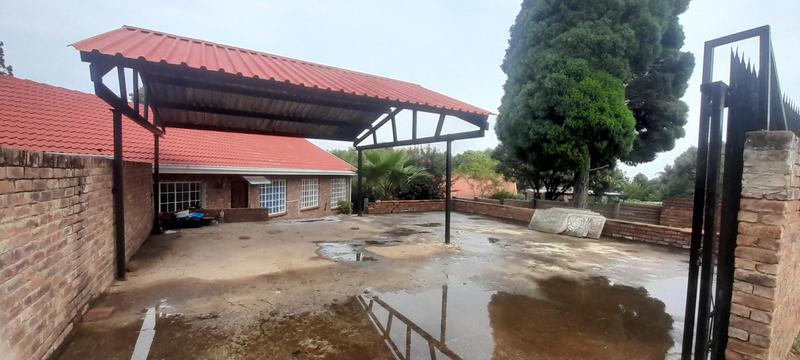 4 Bedroom Property for Sale in Rooihuiskraal Gauteng