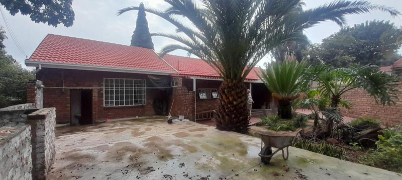 4 Bedroom Property for Sale in Rooihuiskraal Gauteng