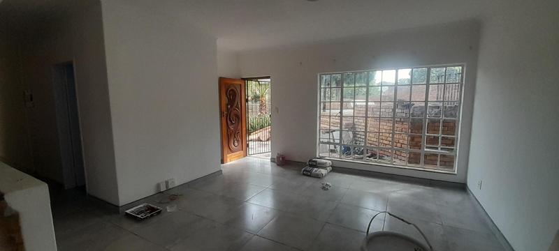 4 Bedroom Property for Sale in Rooihuiskraal Gauteng