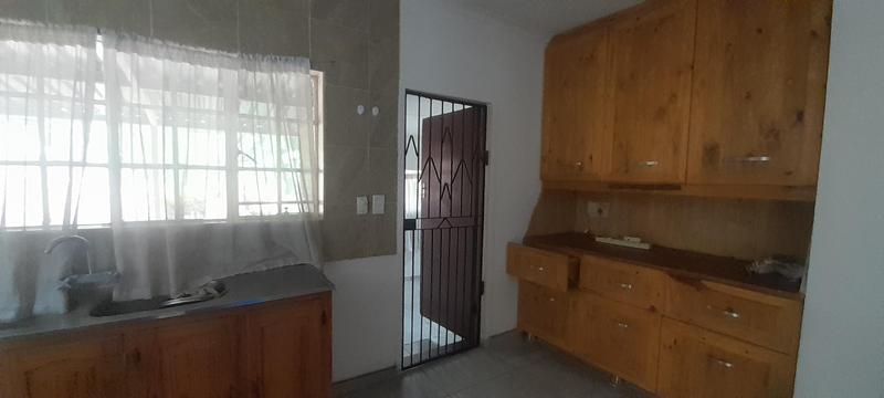 4 Bedroom Property for Sale in Rooihuiskraal Gauteng