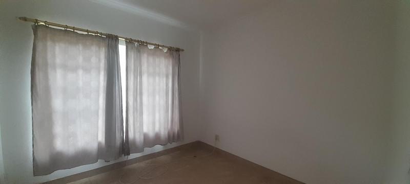 4 Bedroom Property for Sale in Rooihuiskraal Gauteng