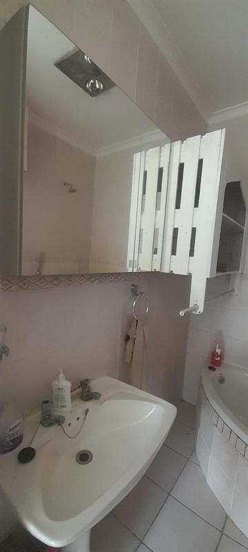 4 Bedroom Property for Sale in Rooihuiskraal Gauteng