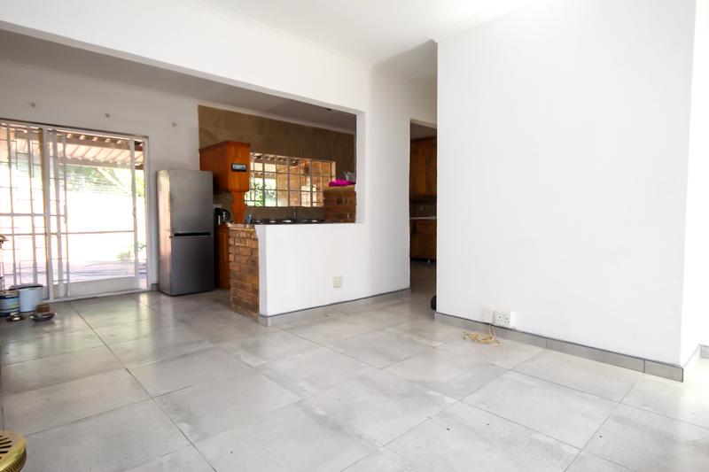 4 Bedroom Property for Sale in Rooihuiskraal Gauteng