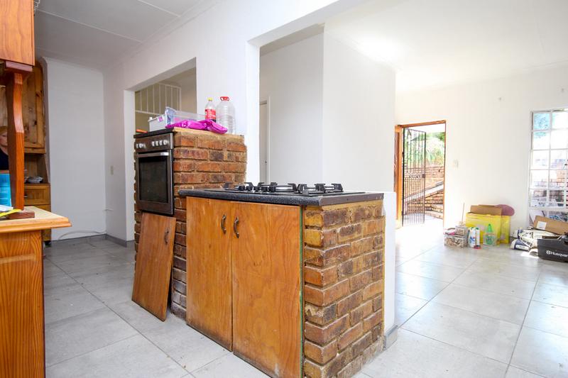 4 Bedroom Property for Sale in Rooihuiskraal Gauteng
