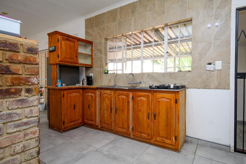 4 Bedroom Property for Sale in Rooihuiskraal Gauteng