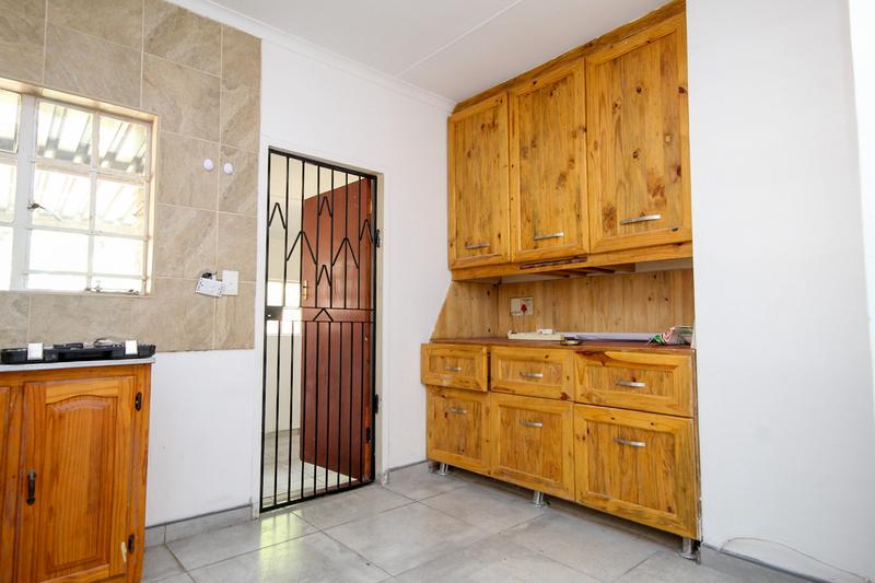 4 Bedroom Property for Sale in Rooihuiskraal Gauteng
