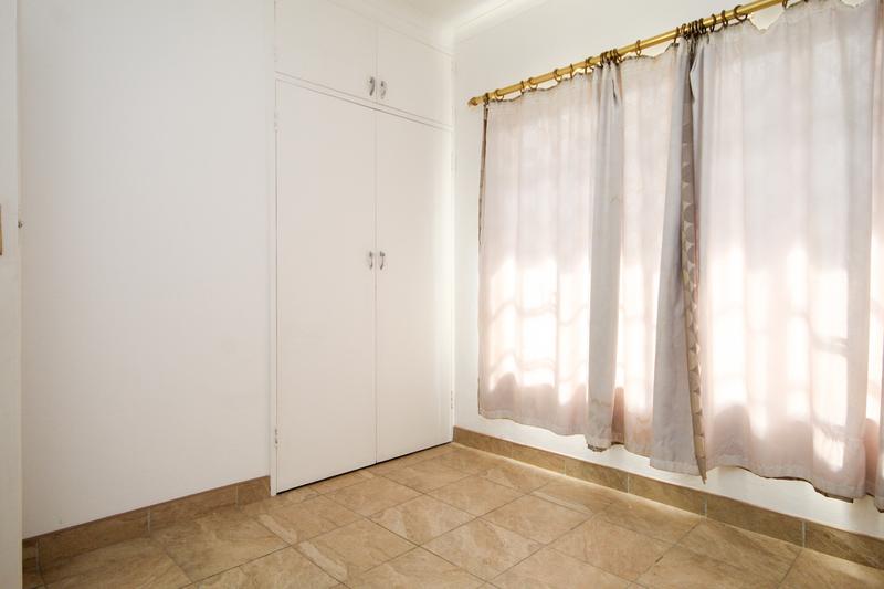 4 Bedroom Property for Sale in Rooihuiskraal Gauteng