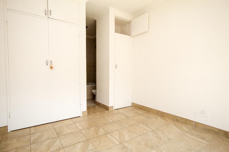 4 Bedroom Property for Sale in Rooihuiskraal Gauteng