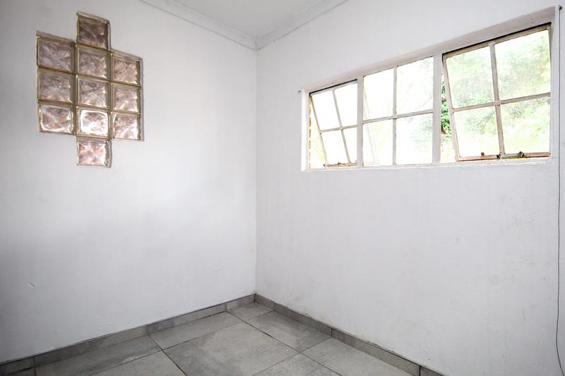 4 Bedroom Property for Sale in Rooihuiskraal Gauteng