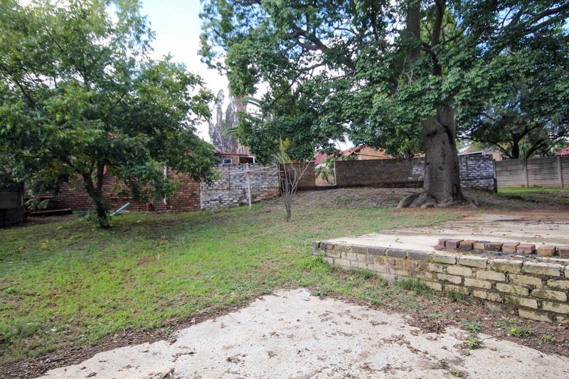 4 Bedroom Property for Sale in Rooihuiskraal Gauteng