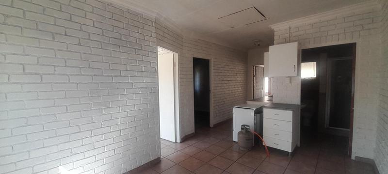 4 Bedroom Property for Sale in Rooihuiskraal Gauteng